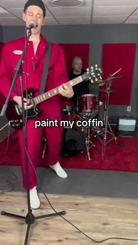 can you guess our favourite colour?  #alternativerock #newmusic #twentyonepilots #singersongwriter #emo 