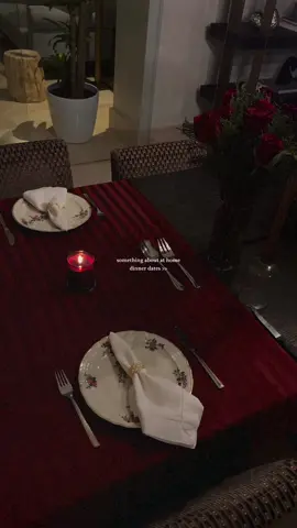Table set up by Yanpolito 🥹<3  pasta by me & churrasquuuuiito by him #ValentinesDay #valentinesdateidea #valentines #DinnerIdeas #homedinnerdate 