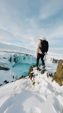 Behind the frozen waterfall 🥶 When I flew through again, the drone crashed into the ice 🫣 I somehow managed to flip it right side up again without the drone slipping into the water and flew it back ☺️ Despite this, I was very unhappy with myself that this happened. I often crash my drones but can usually repair them. But the worst that can happen is that the drone and the battery end up in a river in Iceland and contaminate nature. So at this point I shouldn’t have taken so much risk. @Isleifur Eli #iceland #drone #fpv #nature #travel #island #Waterfall #godafoss