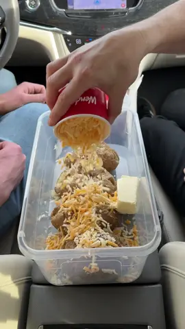Wendy’s baked potato bowl hack 🥔 #foodhacks #viralrecipe #tiktokfood 
