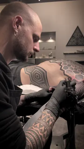 Master work by Black Symmetry #blacksymmetrytattoo #blacksymmetry #tattooartist #tattoo #tattooart 
