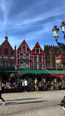 #brugesbelgium #bruges #belgium #travel #traveltiktok #travelbelgium #travelhayley #travellife #placestogo #placestosee #sightseeing 