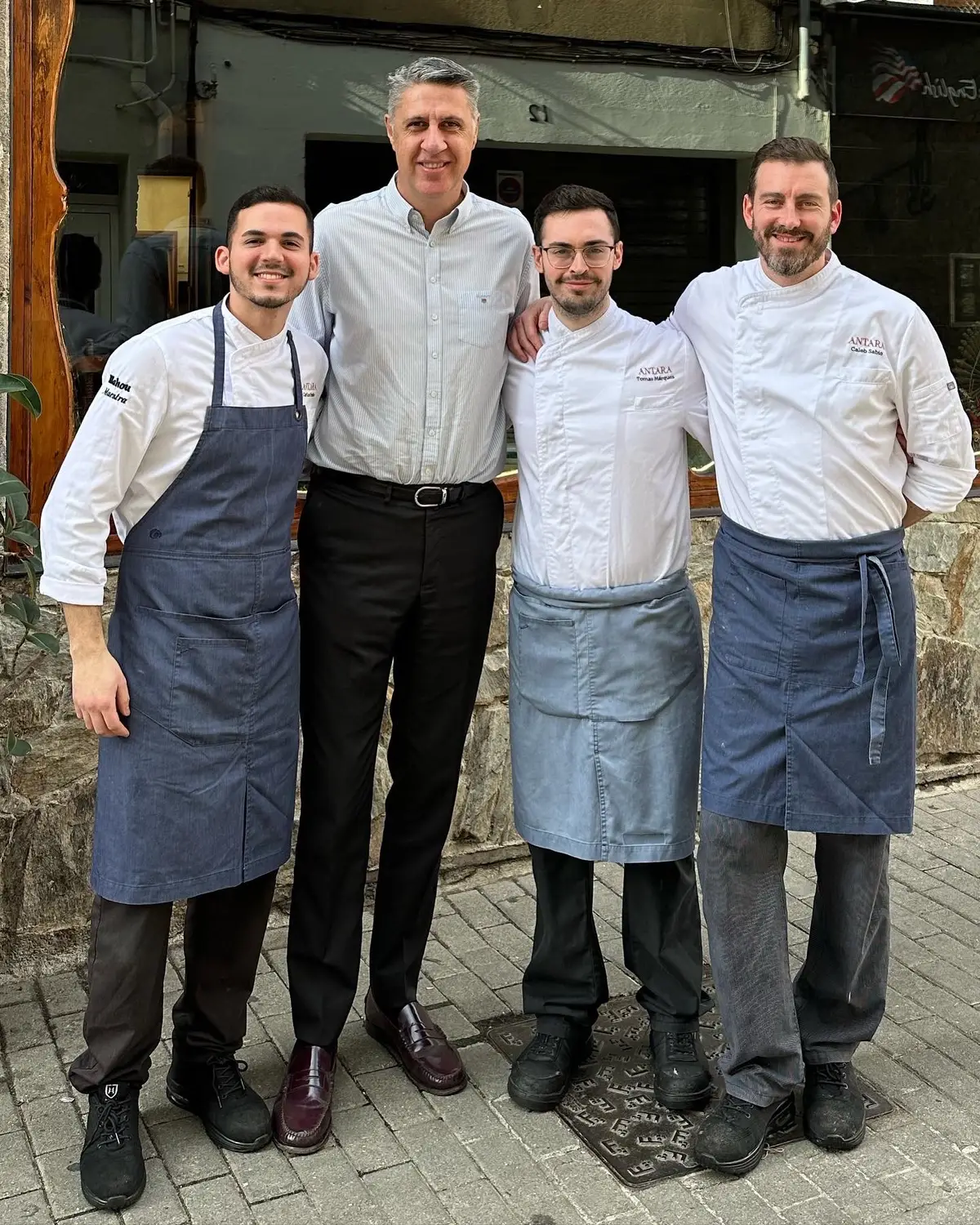 👏🏻 Muy recomendable el nuevo restaurante #AntaraBdn en📍C/ Sant Pere, 11, que abrió hace unos meses de la mano de tres cracks: Tomás, Caleb y Carlos. Producto de muchísima calidad y trato de 10. Muchas gracias por la invitación para conoceros; ha sido un placer. Mucha suerte!! 💪 #Badalona #parati