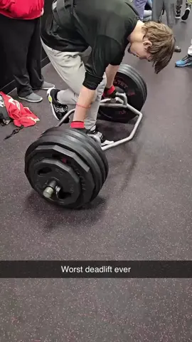 Can’t be good for ur back 😖 #deadlift #powerlifting #shoutoutot (via drewgaming2006/IG)