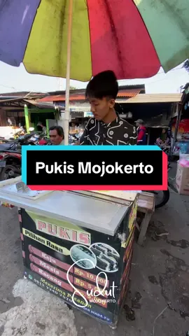 Siapa yang gak kenal sama jajanan satu ini ? 🥰 pukis merupakan jajanan andalan sejuta umat, warga Mojokerto ada rekomendasi pukis paling enak ada dimana yah ?. Kalau saat ini saya sedang beli pukis di pasar Pacet Mojokerto, Coba komen dibawah yah untuk rekomendasi tempat pukisnya ☺️ #pukis #pukismojokerto #mojokerto #mojokertotiktok #CapCut 