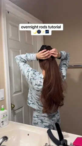 Overnight rods, for an overnight blowout 🫶🏻🤍🌙💌 #overnightblowout #overnightrods #longhair #overnightheatlesscurls #latina #sahm #beautyhacks #beautytips #fyp #allthingsbeauty #foryoupage 
