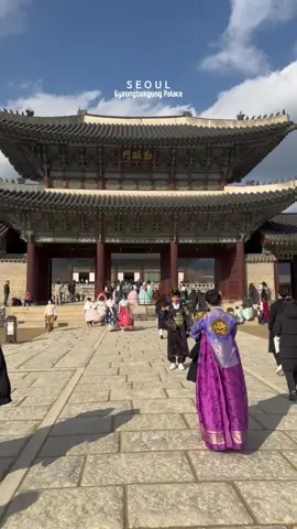 Weekend in Gyeongbokgung Palace Gyeongbokgung, also known as Gyeongbokgung Palace, was the main royal palace of the Joseon dynasty. Built in 1395, it is located in northern Seoul, South Korea. The largest of the Five Grand Palaces built by the Joseon dynasty, Gyeongbokgung served as the home of the royal family and the seat of government. 📍161, Sajik-ro, Jongno-gu, Seoul 서울특별시 종로구 사직로 161 Gyeongbokgung Palace Management Office +82-2-3700-3900 Operating hours January-February, November-December 09:00-17:00 (Last admission 16:00) March-May, September-October 10:00-18:00 (Last admission 17:00) June-August 09:00-18:30 (Last admission 17:30) * Hours subject to change #seoul #korea #foryoupage #foryou #viral #fyp #fypシ #unwrapped #southkorea #palace #gyeongbokgung 