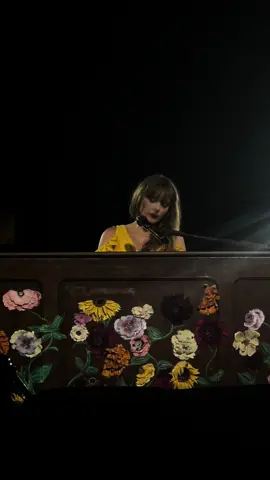 I really never thought we would see the day where Taylor performed You’re Losing Me live and I really never thought I would have front row seats RIP ME #thetorturedpoetsdepartment #erastour #erastourmelbourne #taylorswift #yourelosingme #surprisesong 