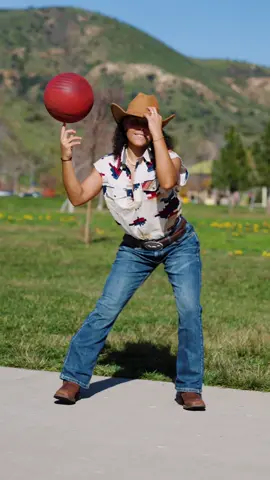 I guess I’m a country hooper 😁 #groovybasketball   IB @Matt McCall  📹 @jordanlister 