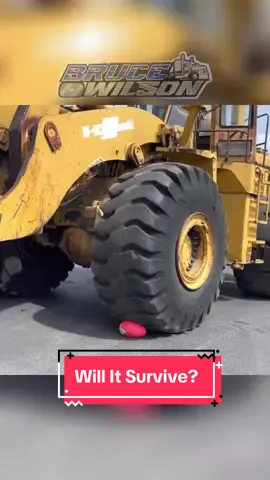 Fruit Vs Massive Tractor😬 #fyp #foryou #foryoupage #trucker #scania #semi #largecarmafia #dieseltrucks  #dieselpower #dieselmechanic #diesellife #righttracksystem #stance #power #speed #trending #viral 