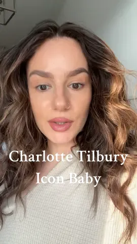 Anyone else have issues with Charlotte Tilbury Icon Baby?  . . . #charlottetilbury #charlottetilburylipstick #iconbaby #lipstick #makeup #beauty #makeupreview #lipsticklover #lipstickiconbaby 