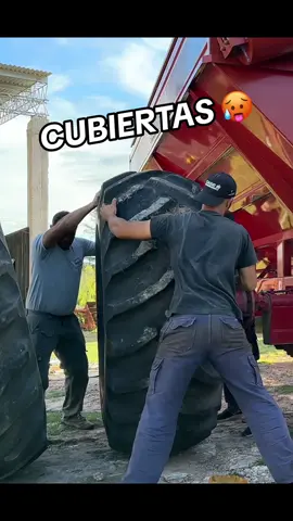 UN DIA DE GOMERO 😅 SEGUIME PARA MAS VIDEOS #agriculture #influencer #campoargentino #tolva #agro 