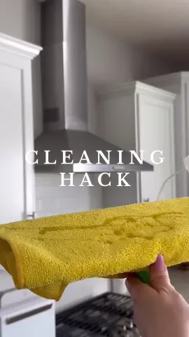 Using baby oil on stainless steel to get the perfect polish ad shine ! Its my favorite cleaning hack at the moment ! ✨ #cleaninghacks #CleanTok #cleaningtiktok #cleaningtips #cleaningvideo #homehacks #LifeHacks #LearnOnTikTok #cleaningmotivation #stainlesssteel #clean #momhacks #cleanfreshhype #cleanwithme #satisfying 