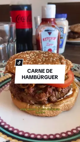 Eu amo muito um hambúrguer caseiro ❤️ Separei essa forma de hambúrguer no link da biografia do Tiktok 🥰 Fica a dica de algo delicioso e saudável para você ter no freezer da sua casa.  #hamburguer #hamburguercaseiro #lanche #lanchecaseiro #receita #formadehamburguer 