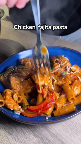 I love this pasta when it comes to a quick dinner  This is 2 portions worth below  Ingredients: -350g diced chicken breast  -1 red bell pepper sliced  -1 green bell pepper sliced  -half a large onion sliced -1 packet fajita seasoning  -100ml cooking cream(or cream cheese if you want)  -60ish g grated mozzarella  -220g pasta of choice (dry weight) Method: -get a pan going on a medium high heat with some oil. Add your chicken and half of seasoning packet. Fry them till cooked through -add your veg in next and some more of the seasoning (not all) sautee them for 5ish mins until soft  -at the same time as the veg get your pasta into some salted boiling water  -once the veg is soft add some of the pasta water to the pan and scrape any crispy bits off the bottom  -reduce the heat,add your cream and stir until fully combined  -once the pasta is cooked add that in with some more pasta water and mix again  -finally take it off the heat and add in the mozzarella  #chickefajita #fajitapasta #pasta #pastarecipe 