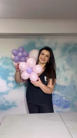 Found the easiest way to create a beautiful balloon flower🌸