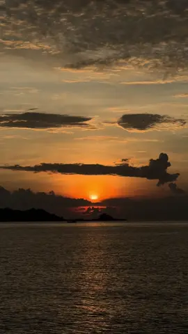Sunset along with kalong at Pulau Peucang