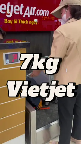 bay Vietjet nên cân thử trước hành lý nhé, 7kg dễ bị quá cân #vietjet #hanhlyvietjet #chulinhreview #bay 