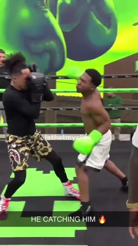 DDG coaches Desahe at his boxing match 😭😭 He 🥊 King Cid 🫢#deshaefrost #kingcid #ddg #isthatalliyah #isthatmyclips #brooklynfrost 