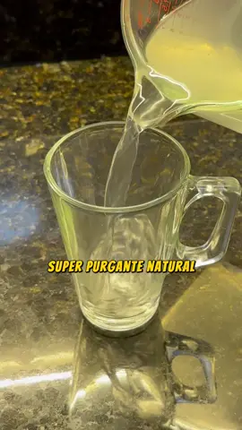 PURGANTE NATURAL. . CURTA E SIGA O PERFIL PARA MAIS VÍDEOS. . . #purgantenatural #purgantecasero #intestinopreso #gasesnoestomago #intestinosaudavel #limao 