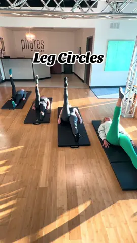 Pilates Mat Leg Circles🖤#pilates #pilatesmat #pilatesworkout #pilatestiktok #pilatesinstructor #following #fyp #follow #viral #abs 