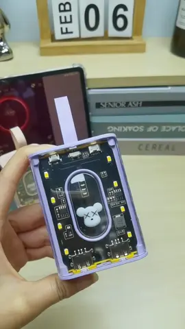 Sạc dự phòng này tiện quá, dung lượng lớn 20000mAh và tích hợp 3 cáp sạc. #powerbank #sacduphong20000mah #sacduphongtrongsuot 