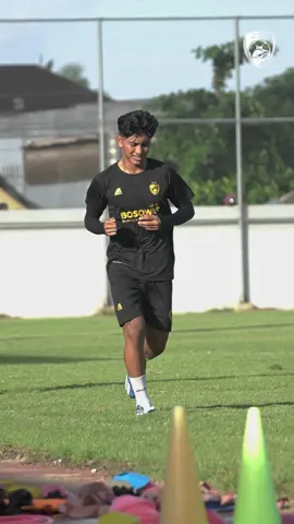 Mufli Hidayat kembali bergabung dengan Pasukan Ramang setelah dari pemusatan latihan Tim Nasional #EwakoPSM #OlahragaTikTok