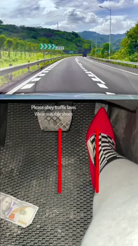 Please wear flat shoes with closed toes when actually driving #driving #car #carsoft #tips #manual #skills #driver #automobile #parking #cardriving