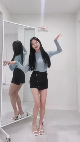 날 따라~❤️ #숨댕 #댄스 #댄스챌린지 #dance #dancechallenge #korean  #챌린지 #아이유 #아이유챌린지 #홀씨 #홀씨챌린지 #holssi #HolssiChallenge #iu 