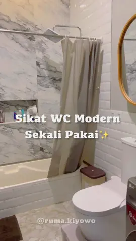 🛒link bio no 17 (produk kebersihan)  . Sikat toilet paling prakits nih karna ga perlu pake cairan pembersih lagi✨ plus ga repot bersihin sikatnya karna tinggal buang ajaa😁 tenang aja ini murcee bgt kok cuma seharga uang parkir hehe