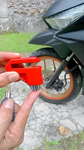 Kunci Gembok Cakram Anti Maling Motor, pengaman ganda paling efisien untuk menjaga motor agar aman dari maling #kunciantimaling #kuncigembokcakram #kuncipengamanmotor #kuncigembokmotor #antimalingmotor 