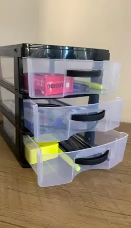 🗃️ Mantenha sua vida organizada com o Gaveteiro Jaguar de 4 Gavetas! 🏡🔑 Solução espaçosa e durável para manter seus itens essenciais sempre à mão e em ordem! ,se gostou comenta 