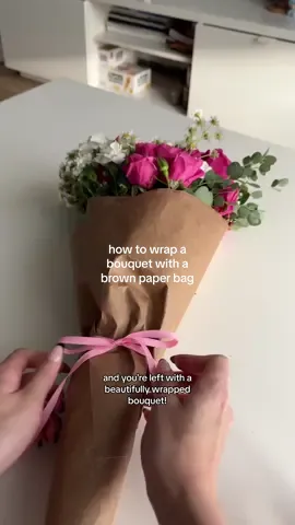 Replying to @sophia super easy and looks expensive! 🌼✨ #traderjoes #flowerarrangement #bouquet #roses #flowers #diybouquet #traderjoesflowers #bouquettutorial 