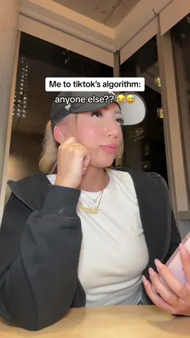 It’s definetely a love & hate relationship LOLLLL  Anyone else?? Let me know in the comments lol  IG: yourdigitalmoneybestiie  #algorithm #tiktok #fyp 