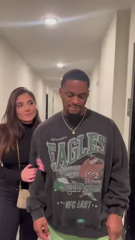 When Phill and Leasa come home to a surprise gift! #god #jesusbeenpoppin #kountrywayne #letthatsizzleinyourspirit #helpisontheway #loveyou #skit #fyp #viralvideo #foryoupage #trend