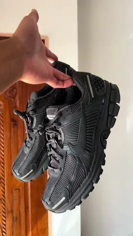 Nike Vomero 5 Anthracite 2019 - - - #nike #nikevomero5 #anthracite #sneakerlove #sneakercollector #2019 #londonragasa #checksoverstripes #fyp #foryou #xyzbca 