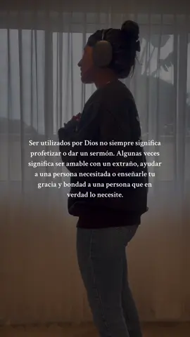 ¿Cómo te usará Dios hoy? ✨🤍  • • Hacer todo lo posible por vivir en paz con todo el mundo 🫂 Rom. 12:18 • • #jovenesencristo #amor #positivity #makejesusviral #versosbiblicos #christiantiktok #praiseandworship #motivation #Love #dailyreminder 