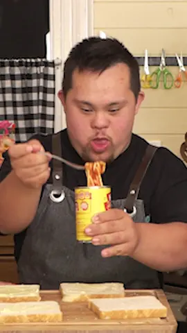 🍝+🥪=🔥 feat. Sam Simmons #food #sandwiches #spaghetti #chefs #viral #foryou #fyp #cooking 