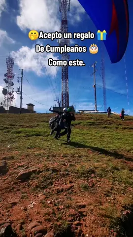 Parapente en Cusco. Valle sagrado de los incas. #actividadesencusco #parapenteencusco #deportesextremos #viral #paraglidingincusco #paraglidingcusco #toursencusco #cusco_peru🇵🇪 #parapente #cusco #parati #fypシ #cusco 