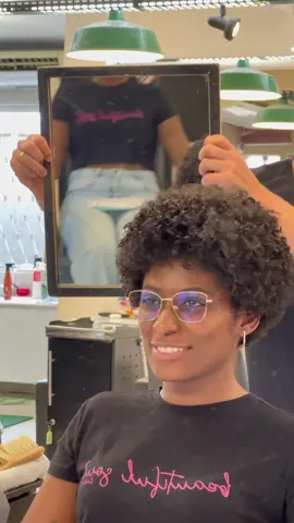 Mais uma transição finalizada com sucesso! ❤️💕 . . . Gostaram do resultado? #transicaocapilar #crespos #blackpower #bigchop #cacheadasemtransicao  .
