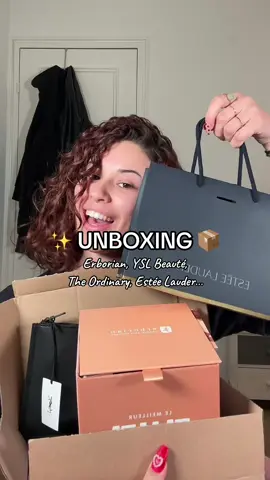 Je suis tellement gâtée 🥹 Mille mercis 🩷 @Erborian France @Estée Lauder @YSL Beauty @The Ordinary  (Produits offerts) #unboxing #unboxingmakeup #makeup #skincare 