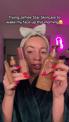 It was too early to be filming this but my face depuffed instantly after using! #caffeinskincare #wakeyourfaceup #caffeine #jeffreestarskin #jeffreestarcosmetics #jeffreestarskincare #facialspray #lipoil #coffeelips #depuffing #brightening 