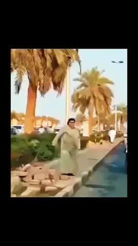 #هلا فبراير  الكويتي يوم الأحد, 25 فبراير في مسيرة مهاه بالونات مائية 🎈 العيد الوطني 2024 (الكويت‎)🇰🇼