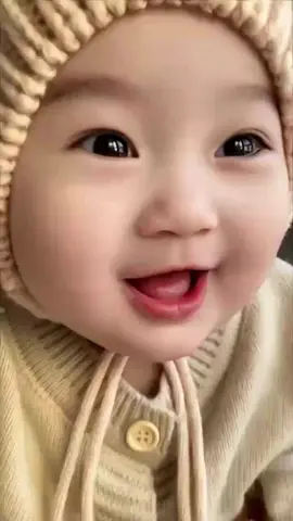 DEEPLY touched by baby's lovely smiling, And you? #cutebaby #babysmile #lovelybaby #babyfunnyvideo 