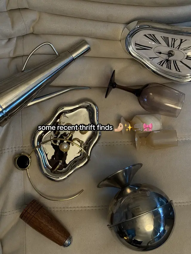 I think i went a little overboard with this thrift haul. Swipe to see all the literal iconic thrift store finds I scored! 🎀💅🏼👀 #thrifthaul #thrifttok #thriftfinds #haul 