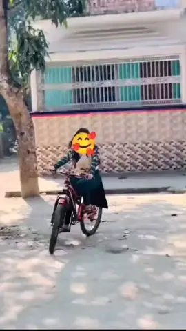ওই দেখ,,,, গাড়ি লইছি গাড়ি,🤣🤣🤣