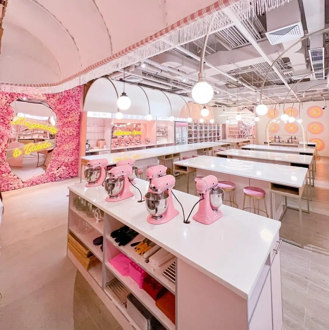 Try this on your next date! Bake a pastry in this ✨Parisian✨ DIY Baking Studio! 🍰💓 For as low as P688! 📍3rd floor, The Block Bakebe ticks off everything on your baking must-have list! ✨ Ingredients? CHECK! ✅ Tools? CHECK! ✅ Equipment? CHECK! ✅ 𝙕𝙀𝙍𝙊 𝙀𝙓𝙋𝙀𝙍𝙄𝙀𝙉𝘾𝙀 𝙍𝙀𝙌𝙐𝙄𝙍𝙀𝘿! 💓 We will provide an iPad with an App that will guide you on your chosen baking project! 😉 We also have in-house chefs to guide you 👩🏻‍🍳