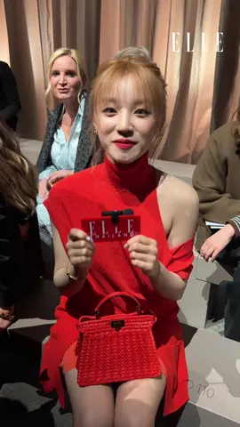 “รักนะ จุ๊บๆ” แอลพาไอดอลสาว YUQI แห่งวง (G)I-DLE มาทักทายแฟนๆ ชาวไทยส่งตรงจากแฟชั่นโชว์ของ Fendi คอลเล็กชั่น Fall/Winter 2024 ที่มิลานแฟชั่นวีกในวันนี้ พร้อมพูดภาษาไทยสุดน่ารักเพื่อแฟนๆ โดยเฉพาะ! #ELLEThailand  #Fendi #FendiFW24  #yuqi #gidle #YUQIxFENDIatMFW
