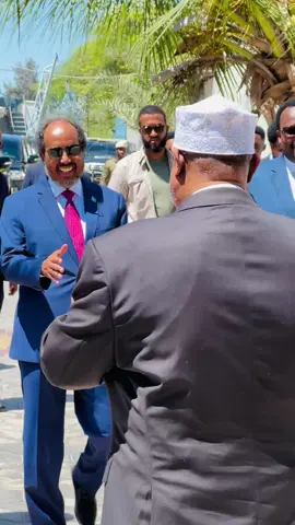 Ansixintii Heshiiskii difaaca ee Somalia iyo Turkey kaddib, madaxda oo jaakeyneysa. #SOMALIAGUUL #XOOGGADALKA #🇸🇴🤝🇹🇷 #Baddaheenna #tiktoksomalia🇸🇴 #alidualle #my252 #Africa 