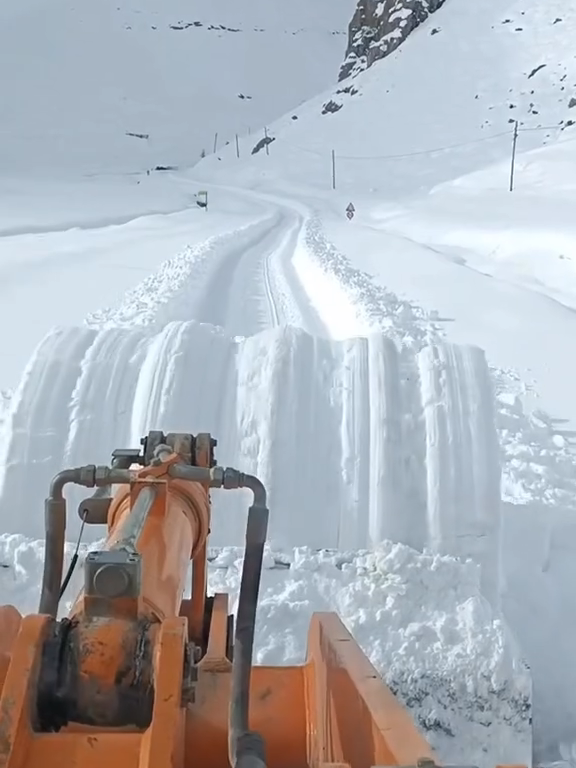 Grosse chute de neige #neige❄️ #chutedeneige #deneigement #extremeineamm